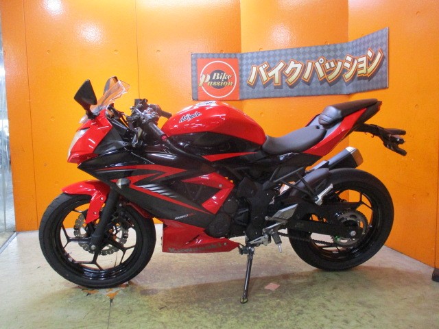 反対側もこの通り状態グッド！ＮＩＮＪＡＳＬは文字の如く入荷の度に即売れの車両ですよ！早い者勝ち！